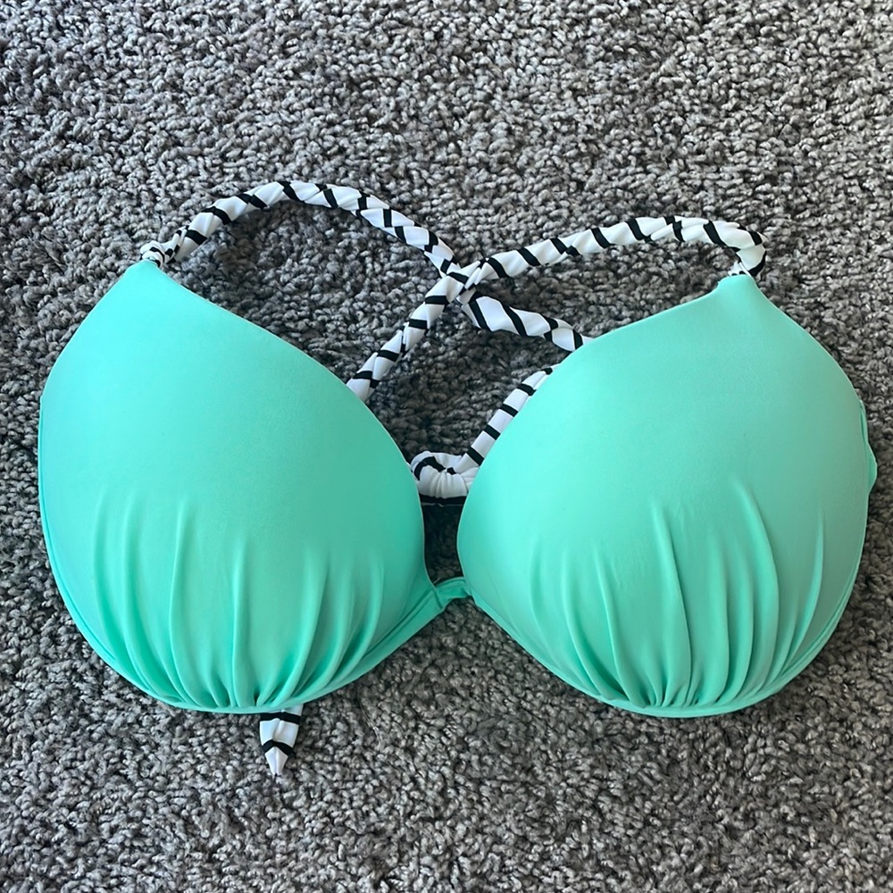 Victoria’s Secret woman bikini top size 34DD